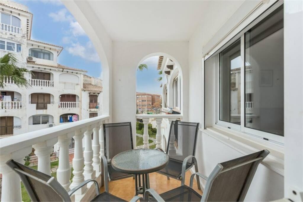 Beautiful Apartment With 2 Bedrooms Close To Beach Torrevieja Exterior foto